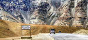 manali to leh ladakh taxi service